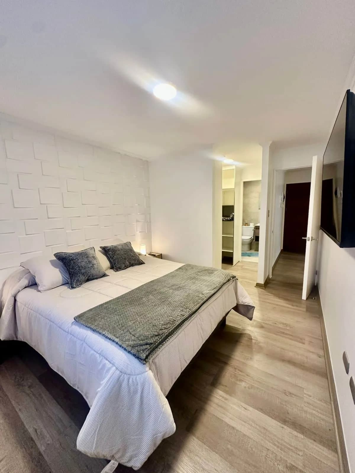 Agradable y Amplio departamento 8